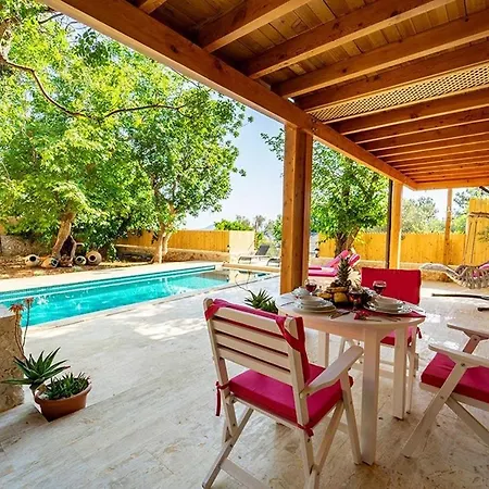 Hotel Simpson Secret Uzumlu